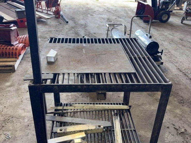 welding-table,-30”x30”x36”-tall,-on-wheels-image-4