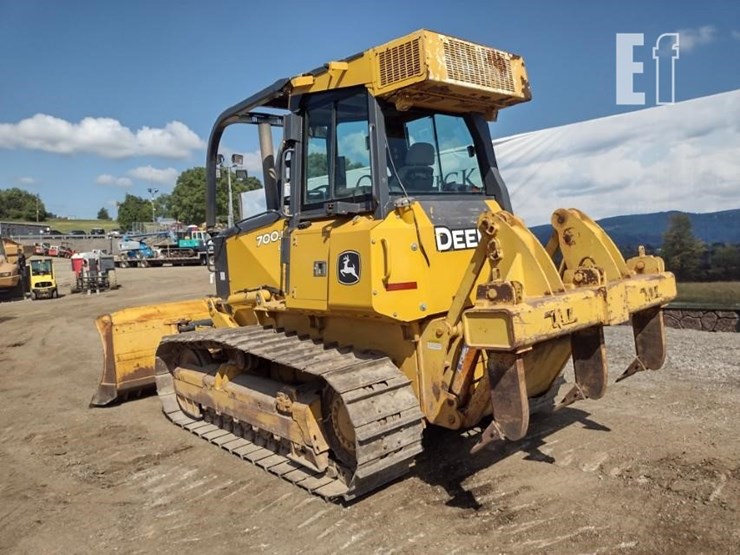 2012-deere-700j-lt-image-48