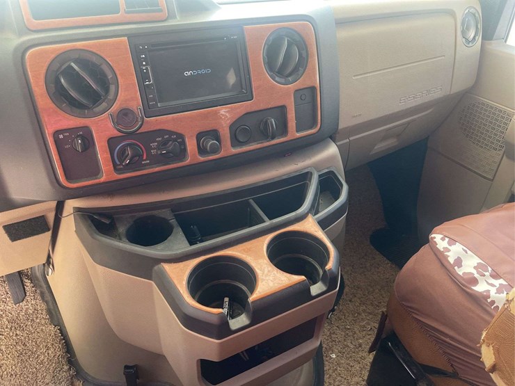 2010-ford-e450-image-45