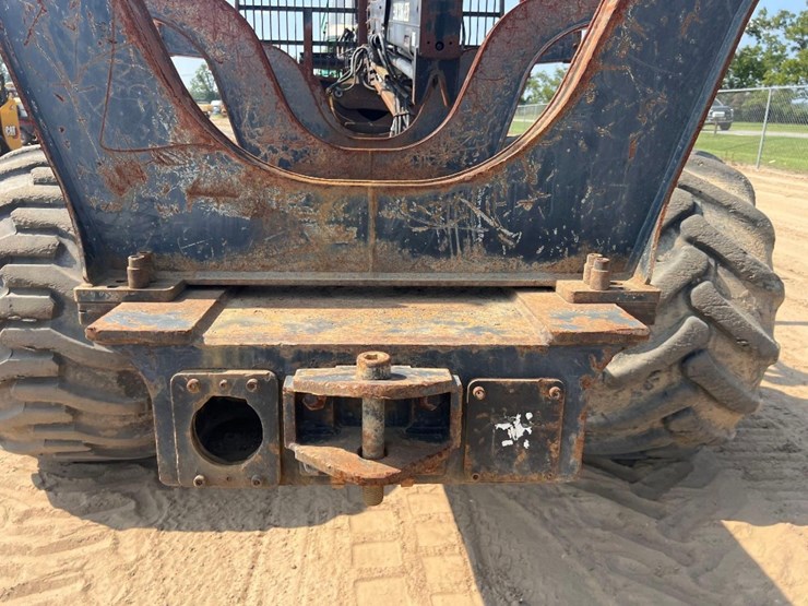 2010-deere-1110e-image-17