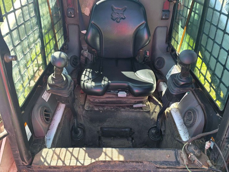 2010-bobcat-s185-image-38