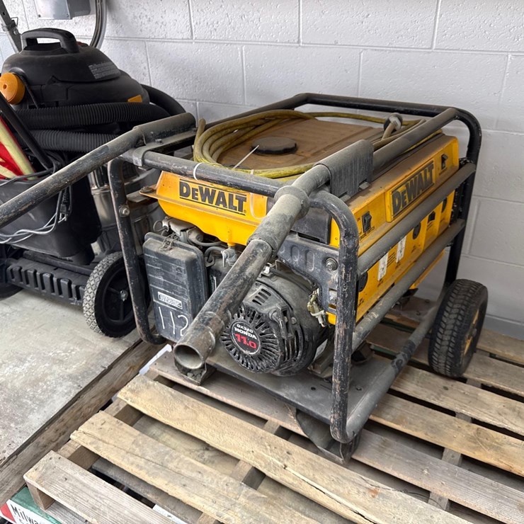 DEWALT DG6000 PORTABLE GENERATOR, 6000 WATT SUPPORT EQUIPMENT