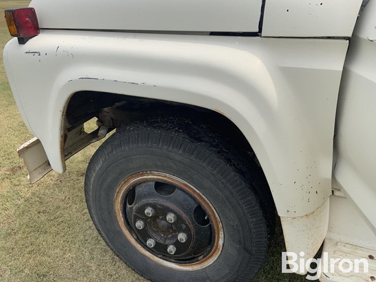 1974-ford-f700-image-10