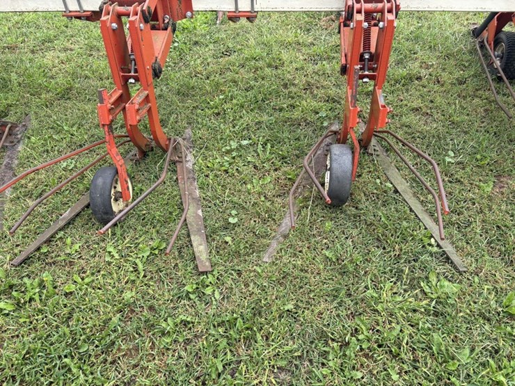 harriston-5000-12r22”-bean-knife,-with-front-tractor-dividers-image-16