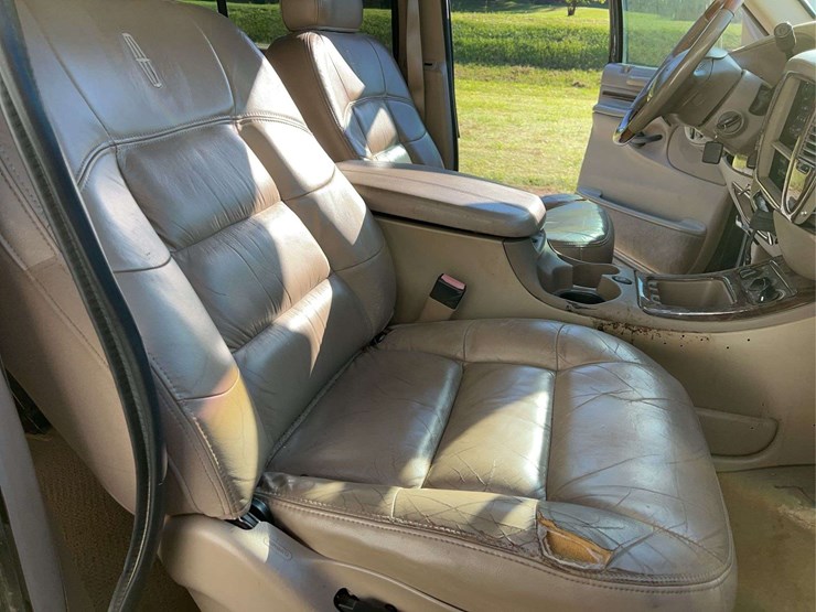 2002-lincoln-navigator-image-26