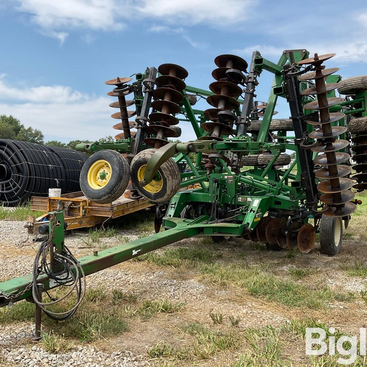 2008 JOHN DEERE 637