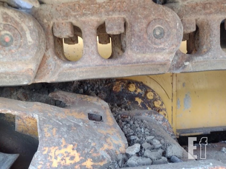 2012-deere-700j-lt-image-36