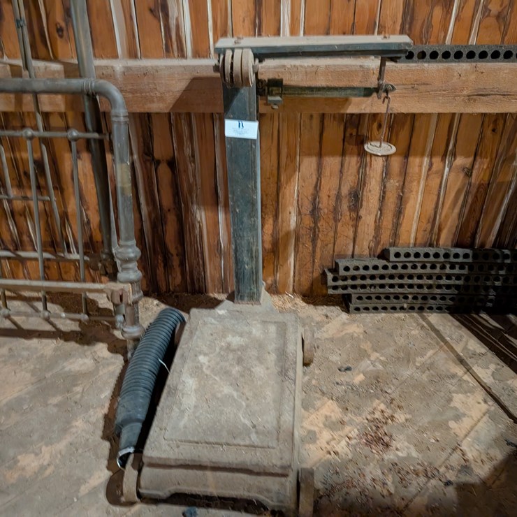 #3037 • Antique Scale