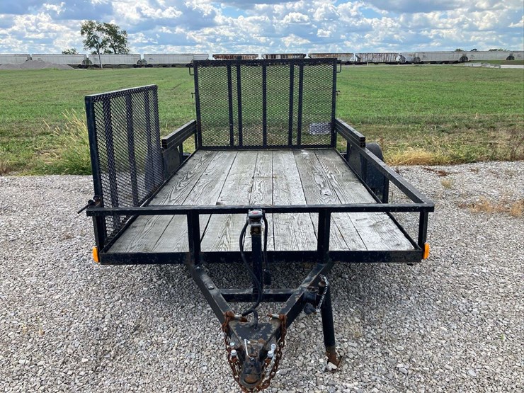utility-trailer---single-axle---12’-long-x-80”-wide-image-2