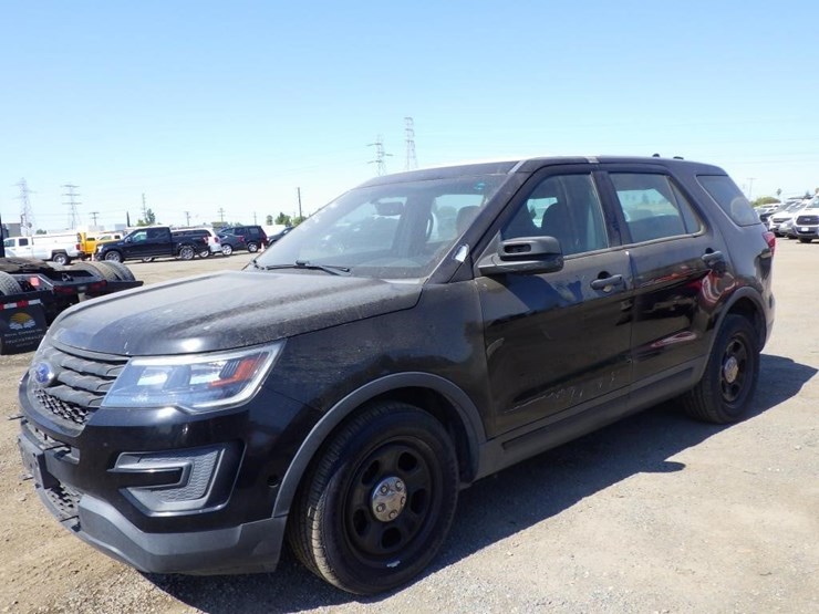 2017-ford-explorer-image-1