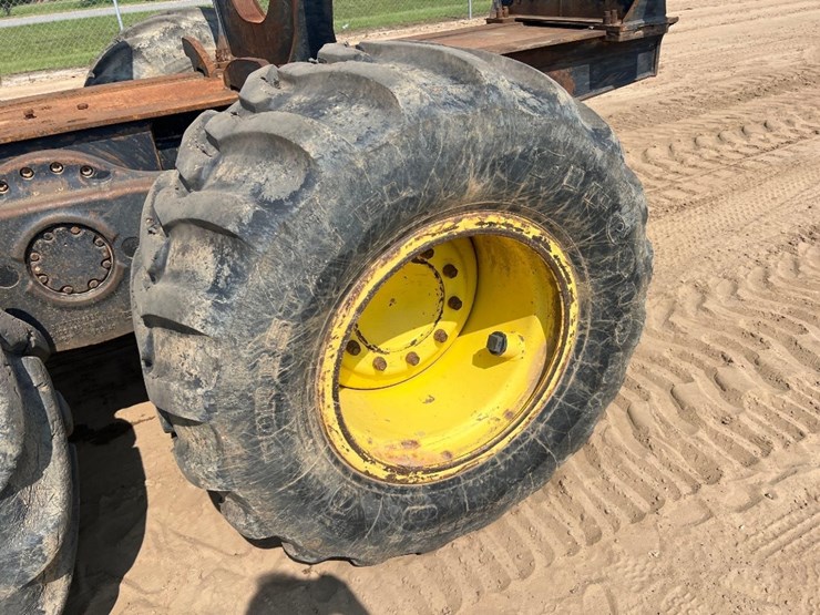 2010-deere-1110e-image-12