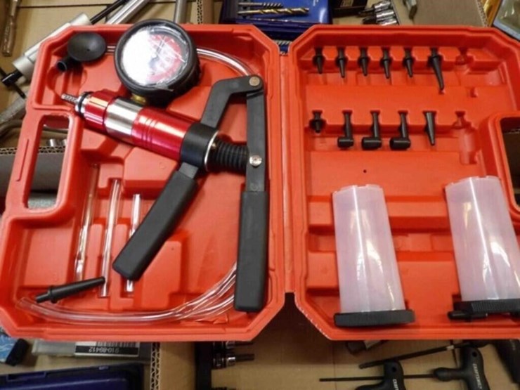 vac/pressure-pump-&-bleeding-image-1