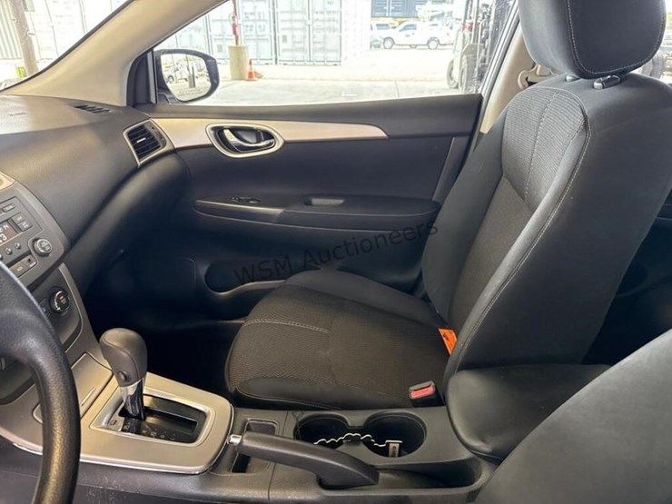 2014-nissan-sentra-sdn-image-19
