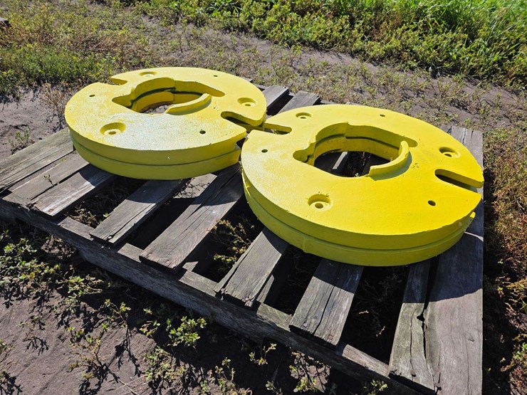 (4)-john-deere-older-style-rear-wheel-weights-image-1