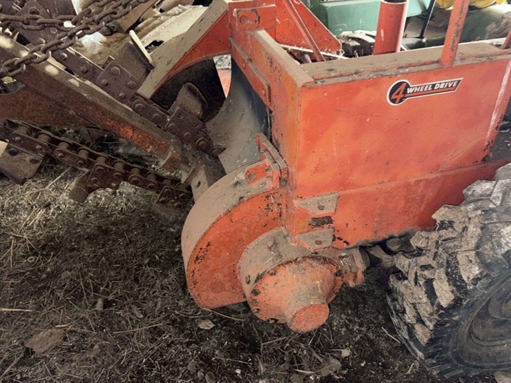 ditch-witch-with-wisconsin-engine,-64”-blade,-8’-stick,-5”-trench-image-5