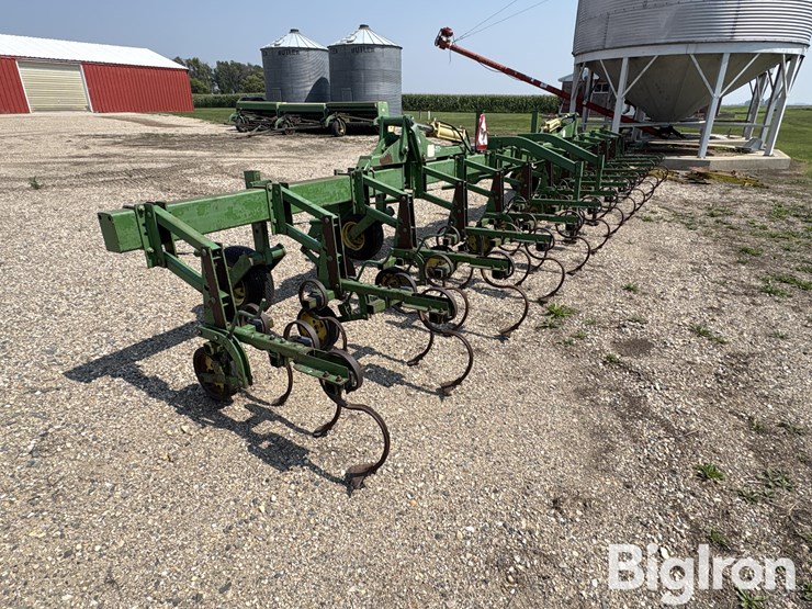 john-deere-845-image-7
