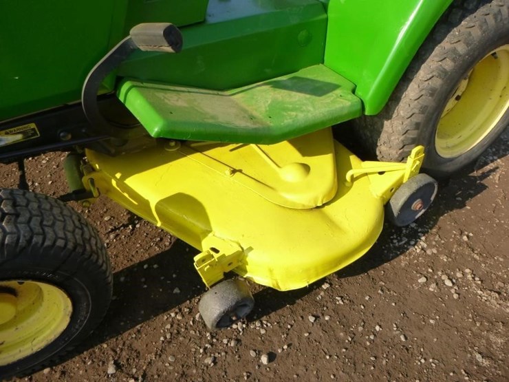 john-deere-240-image-12