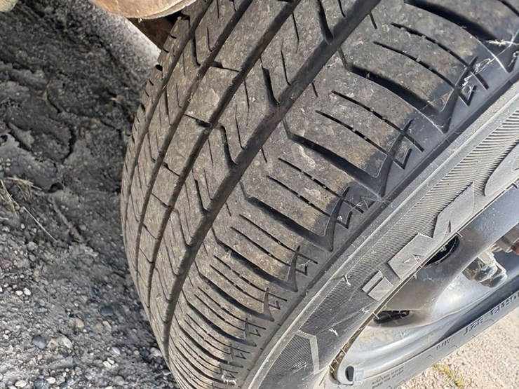 2000-hyundai-accent,-2-door,-175/70r13-tires,-5-speed-manual,-cloth,-receiver-hitch,-161058-miles,-t-image-10