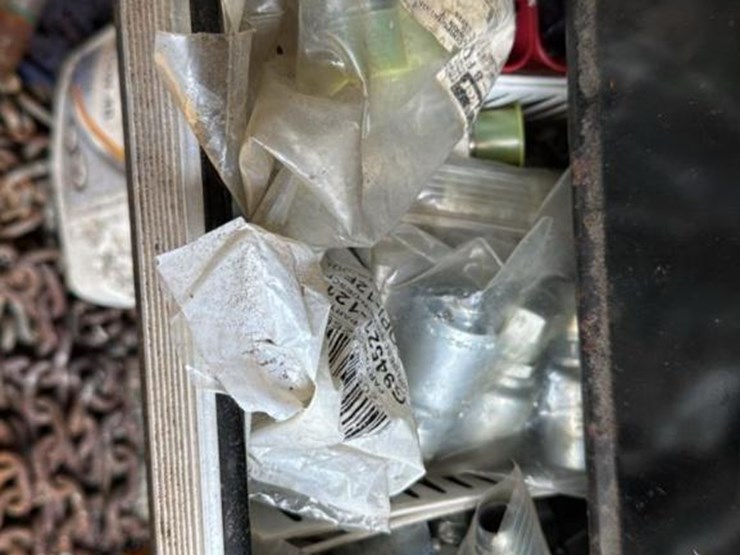 #101-•-contents-of-storage-container-image-32