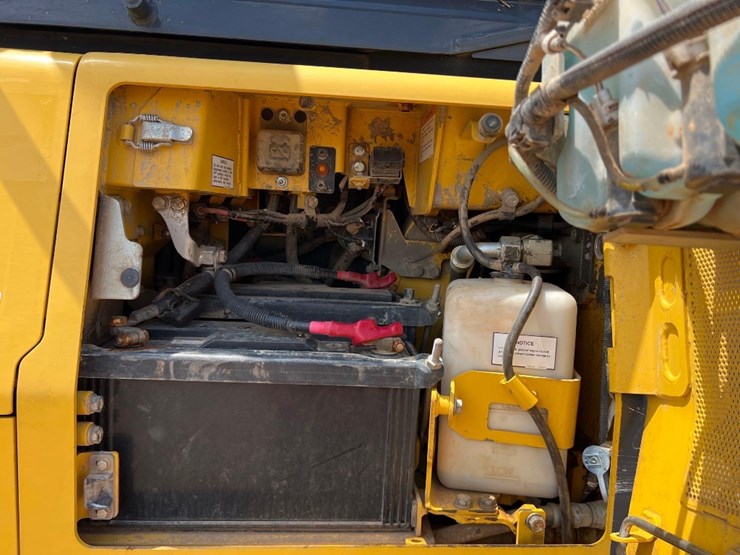 2021-komatsu-d39px-24-image-31