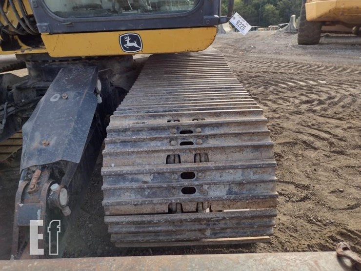 2010-deere-120d-image-34