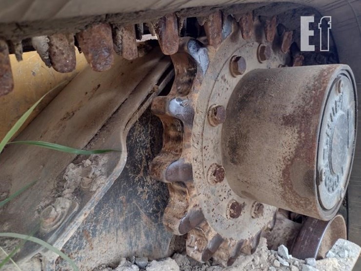 2020-deere-331g-image-21