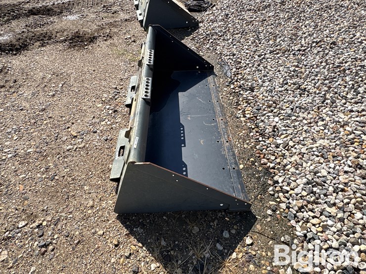 bobcat-68”-heavy-duty-skid-steer-bucket-image-4