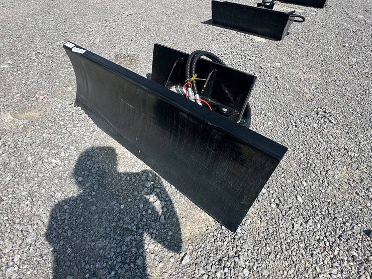 #28474-•-push-shovel-image-1
