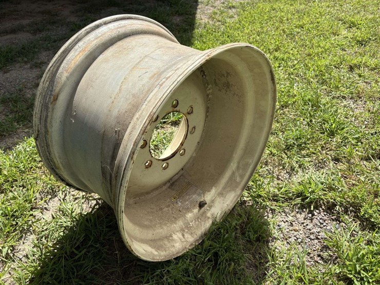 8-bolt-ag-rim,-13.5x22.5,-6”-center-image-5