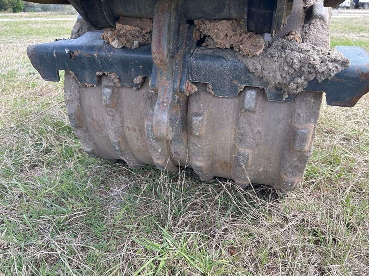 2017-bomag-bmp8500-image-15