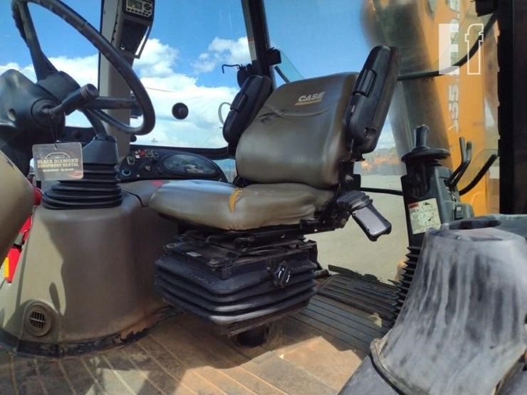2012-case-580sn-wt-image-17