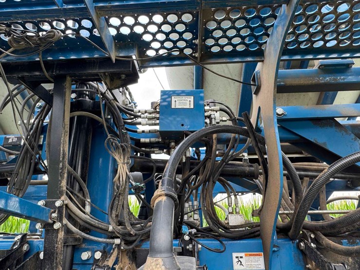 2014-kinze-3600-image-10