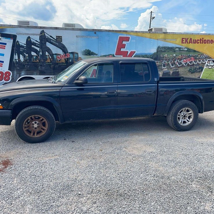2004 DODGE DAKOTA