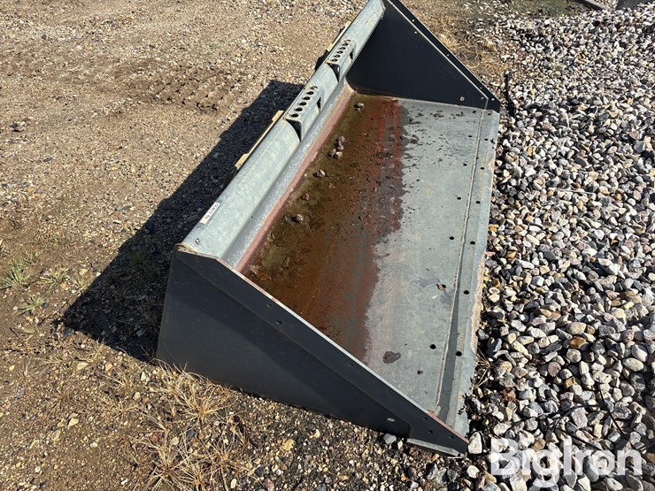 bobcat-74”-heavy-duty-skid-steer-bucket-image-11