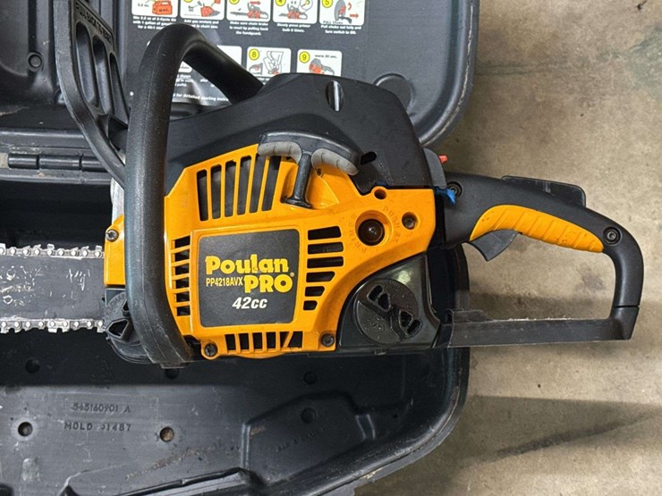 poulan-pro-chainsaw-with-case-image-2