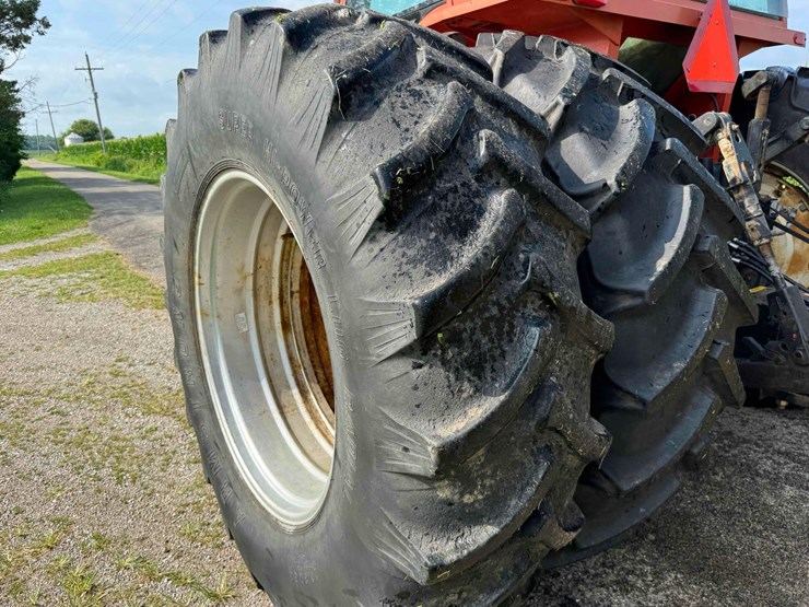 1982-allis-chalmers-8070-image-4