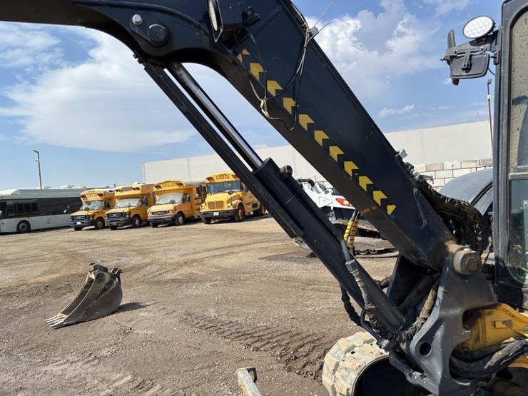 2023-deere-60g-image-19