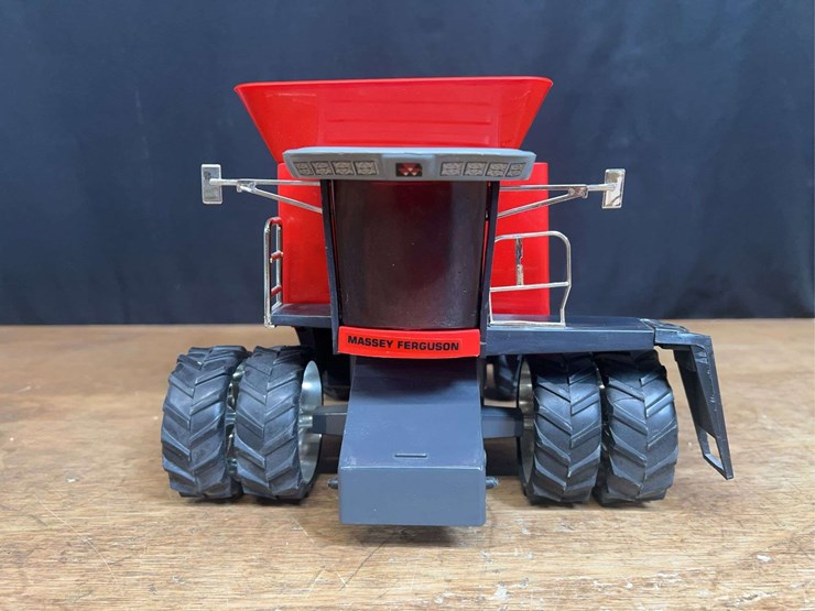 1/24-mf-9895-combine-2006-product-launch-nib-sm-image-7