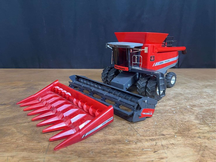 1/24-mf-9895-combine-2006-product-launch-nib-sm-image-2