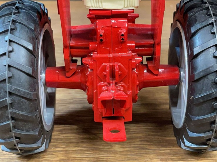 1/16-farmall-706-firestone-nib-ertl-image-16