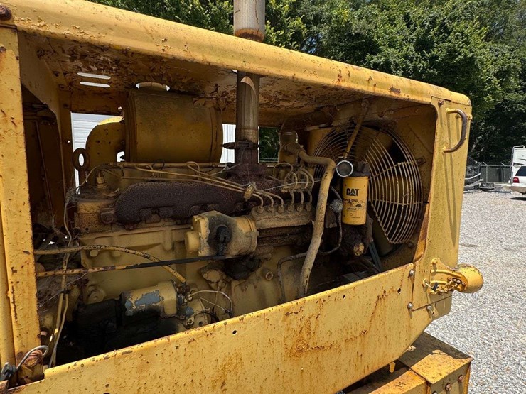 caterpillar-120-image-26