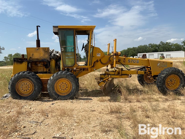 1991-deere-570b-image-8