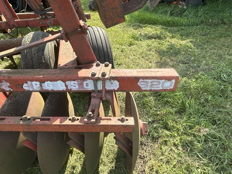 massey-ferguson-830-image-4