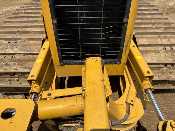 2005-caterpillar-d3g-lgp-image-20
