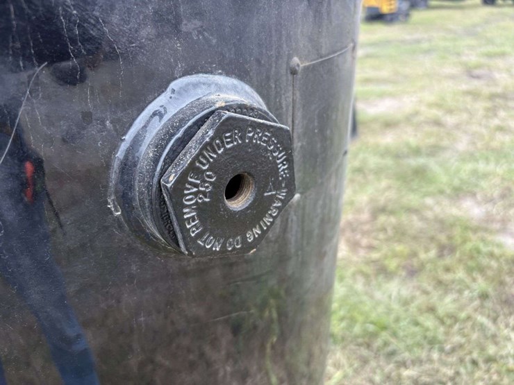 morgan-80-gal-vertical-air-compressor,-1ph,-220v,-slightly-used-image-4