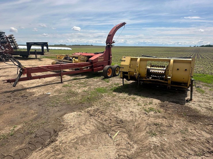 new-holland-900-image-1