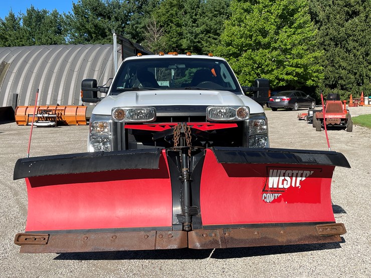 2015-ford-f250-xl-image-2