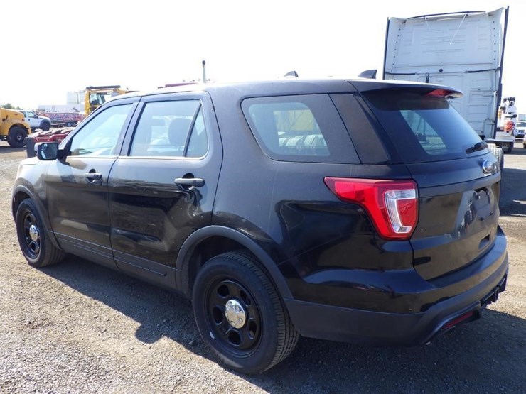 2017-ford-explorer-image-4