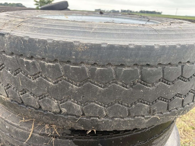 (4)-11r22.5-truck-tires-on-rim-clamp-rims,-used,-buying-all-for-one-money-image-4