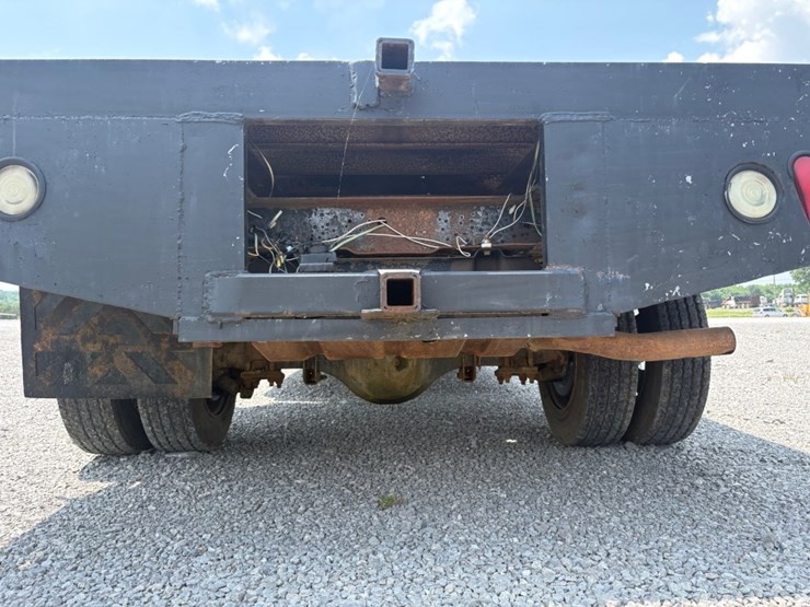 2003-ford-f550-xl-image-15